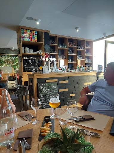 restaurant ambiance